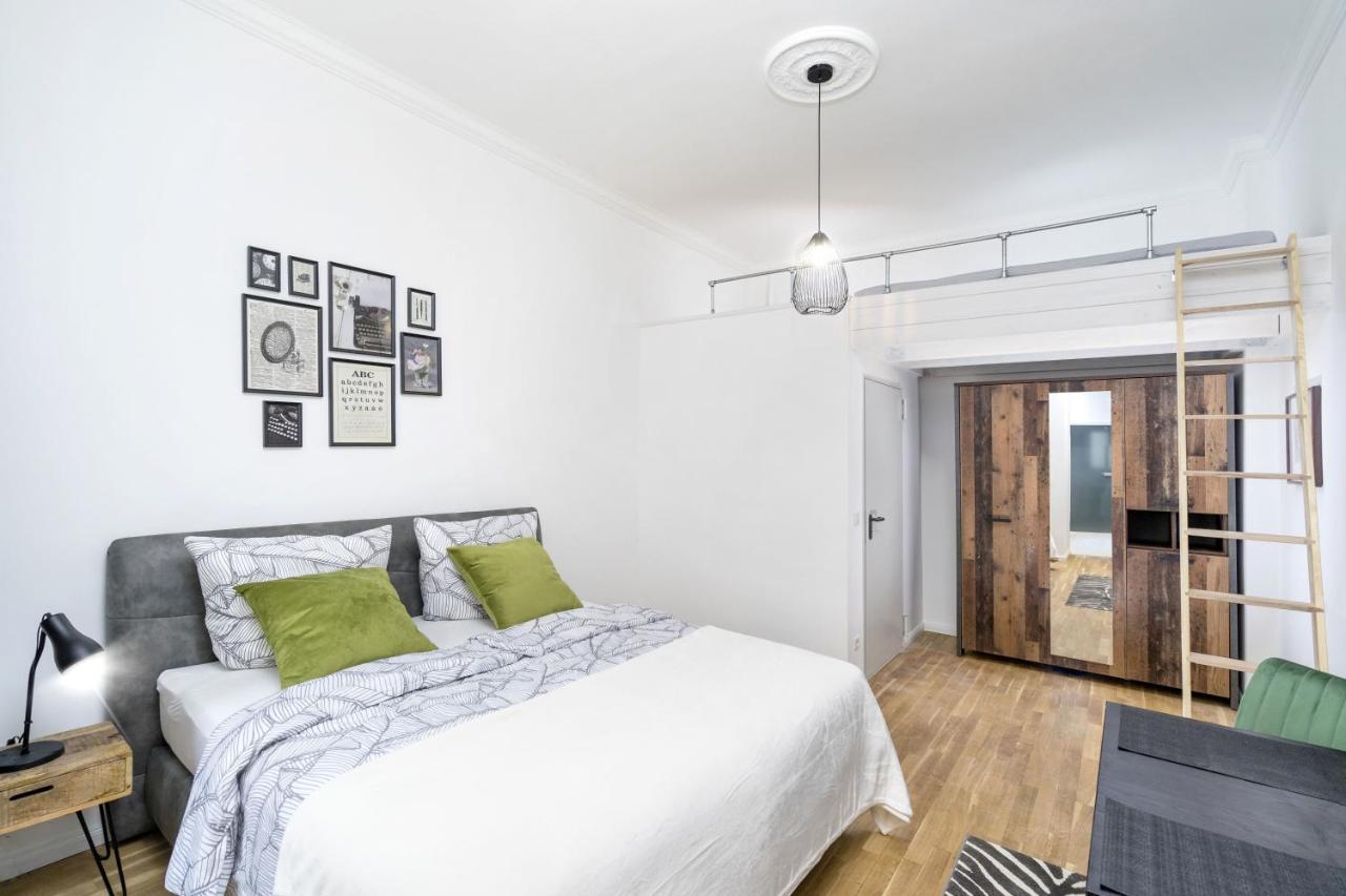 The Koburger Hh, Lovely 1 Bedroom With High Bed Up To 4 Ppl * Berlijn
