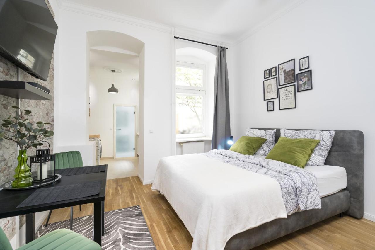 The Koburger Hh, Lovely 1 Bedroom With High Bed Up To 4 Ppl * Berlijn